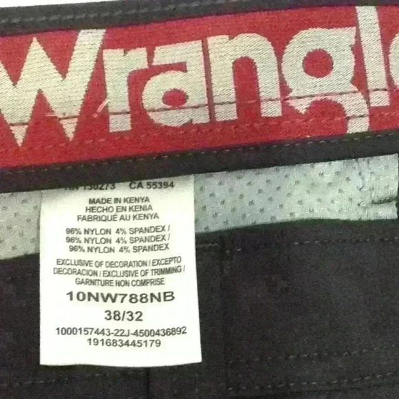 Men's Wrangler Nylon and Spandex Cargo pants; Size: 38x32.  Flat front, Black - Picture 4 of 4